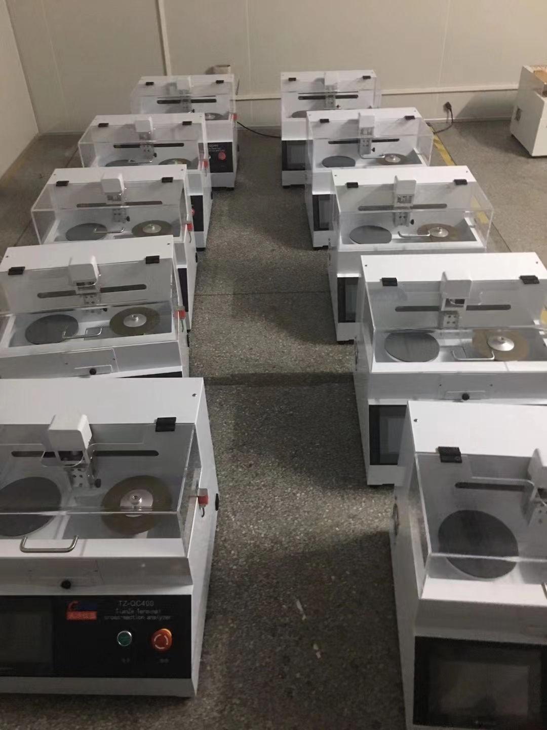 天澤精密儀器生產(chǎn)車間